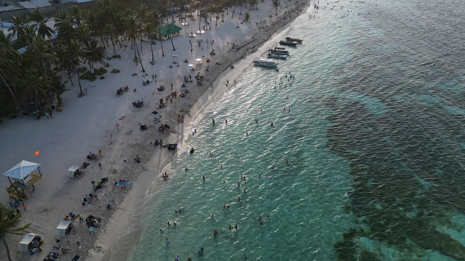 Barco playa los Almendros